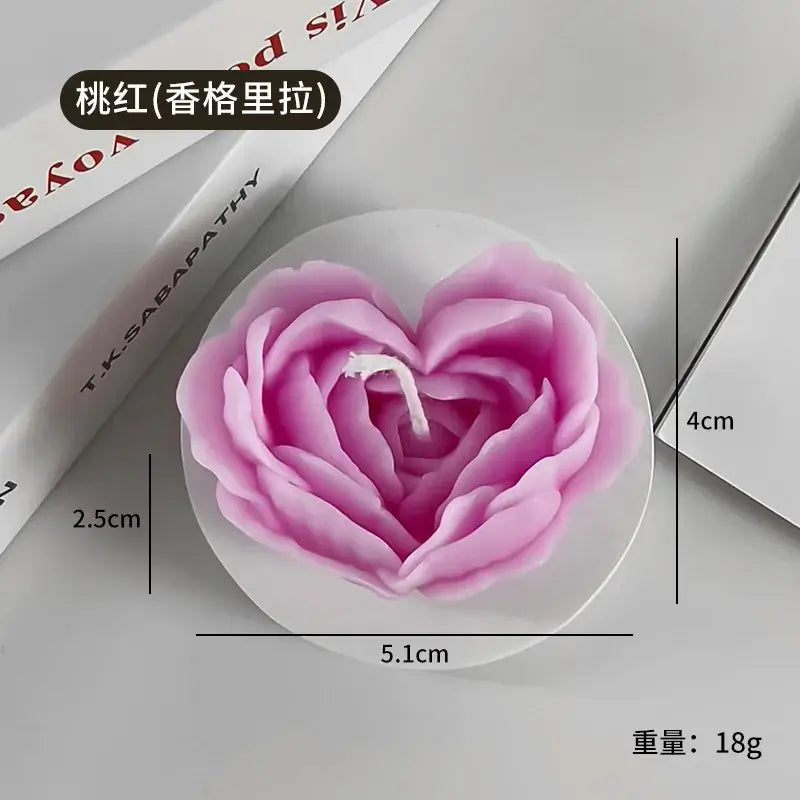 Rose heart-shaped scented candle, 18g, with calming aroma for romantic atmosphere, high-quality paraffin and beeswax, elegant flower design