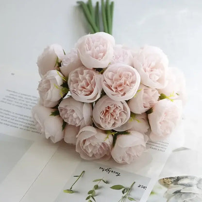 Bouquet de pivoines en soie rose avec 27 têtes de roses réalistes, parfait pour décoration élégante et occasions spéciales.