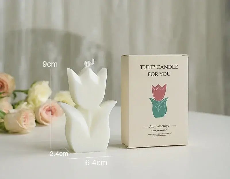 Bougie parfumée en forme de tulipe avec son emballage, fabriquée en cire de soja, idéale pour la décoration intérieure et les événements spéciaux.