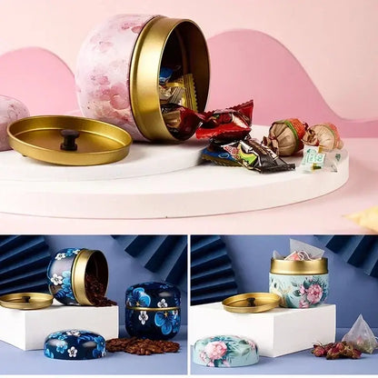 Boîte de rangement en métal décoré avec bonbons et petits objets, design chic et pratique, parfait pour la décoration intérieure.