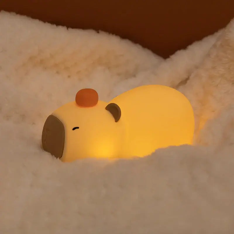 Veilleuse Capybara LED, lampe de nuit douce et apaisante pour enfants et adultes, ajoutant une touche de fantaisie à la chambre.